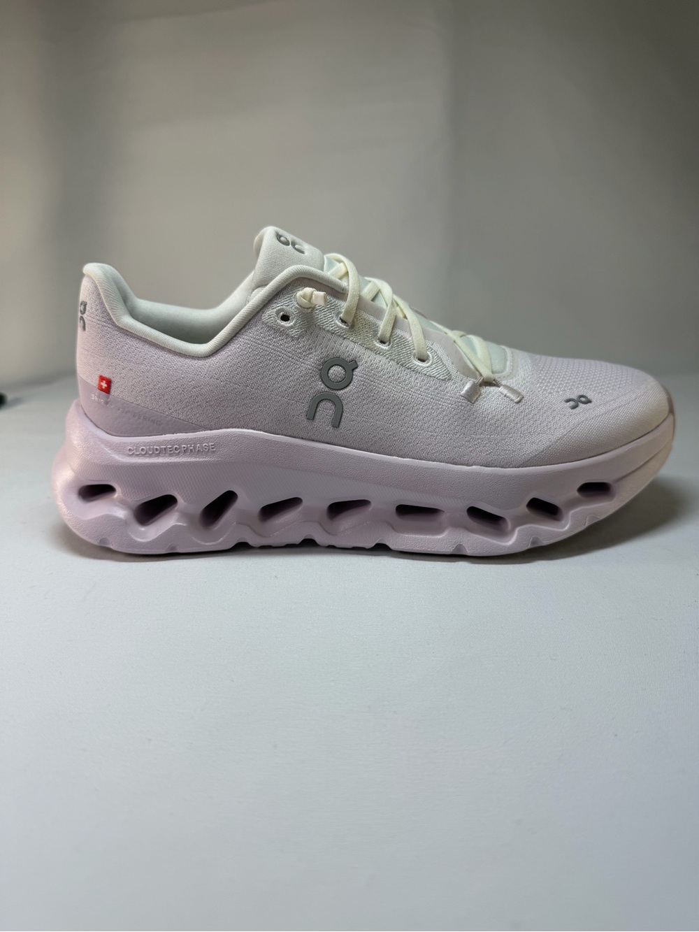NWT On Cloudtilt Ivory Orchid Women’s Sneakers Shoes 8.5